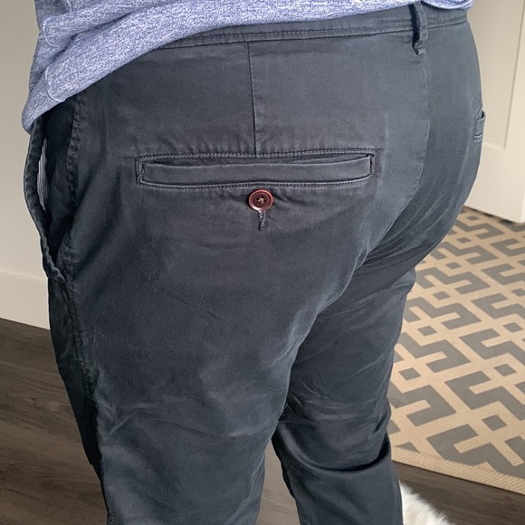 A&F Mens Slim Chinos - Picture 2 of 5